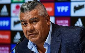 Después de que las autoridades de la salud digan si se puede volver a práctica de fútbol debemos estar seguros de que no pase nada.